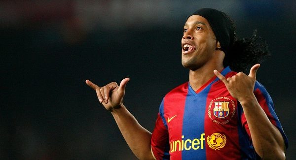 Ronaldinho là siêu sao bóng đá xuất sắc nhất thế giới